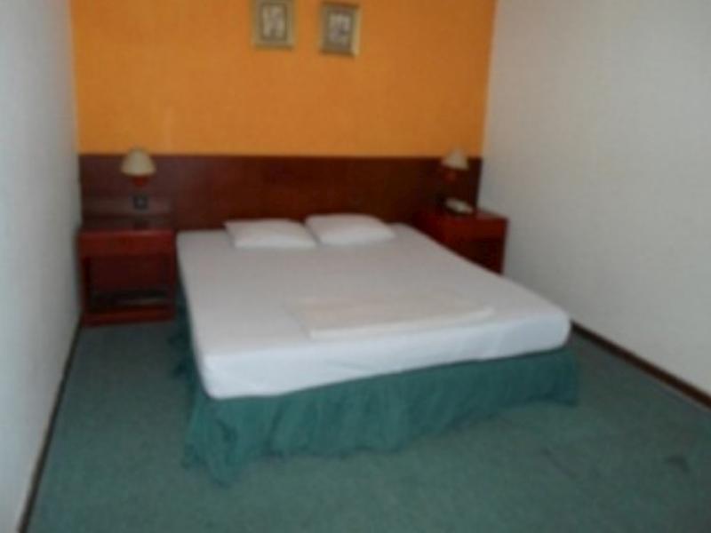 Hotel Margosuko Malang Extérieur photo